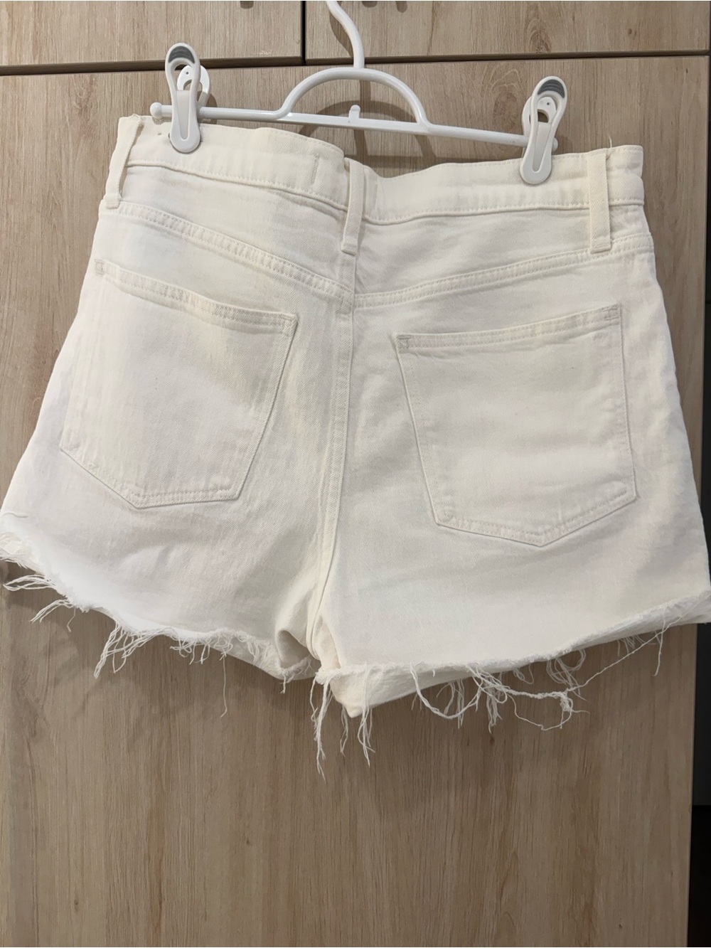 NEVER WORN: Madewell White Denim High-Rise Shorts, size 29 - Picture 6 of 7